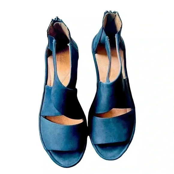 CLARKS WOMEN’S BLACK CROSS STRAP WEDGES•SIZE 8 1/2•NUBUCK LEATHER• - Picture 5 of 10